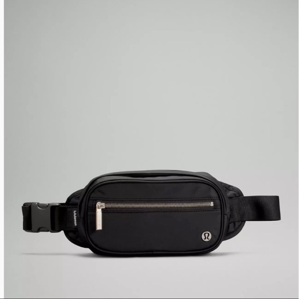 ❤️ NWT Lululemon Wanderlust Bag